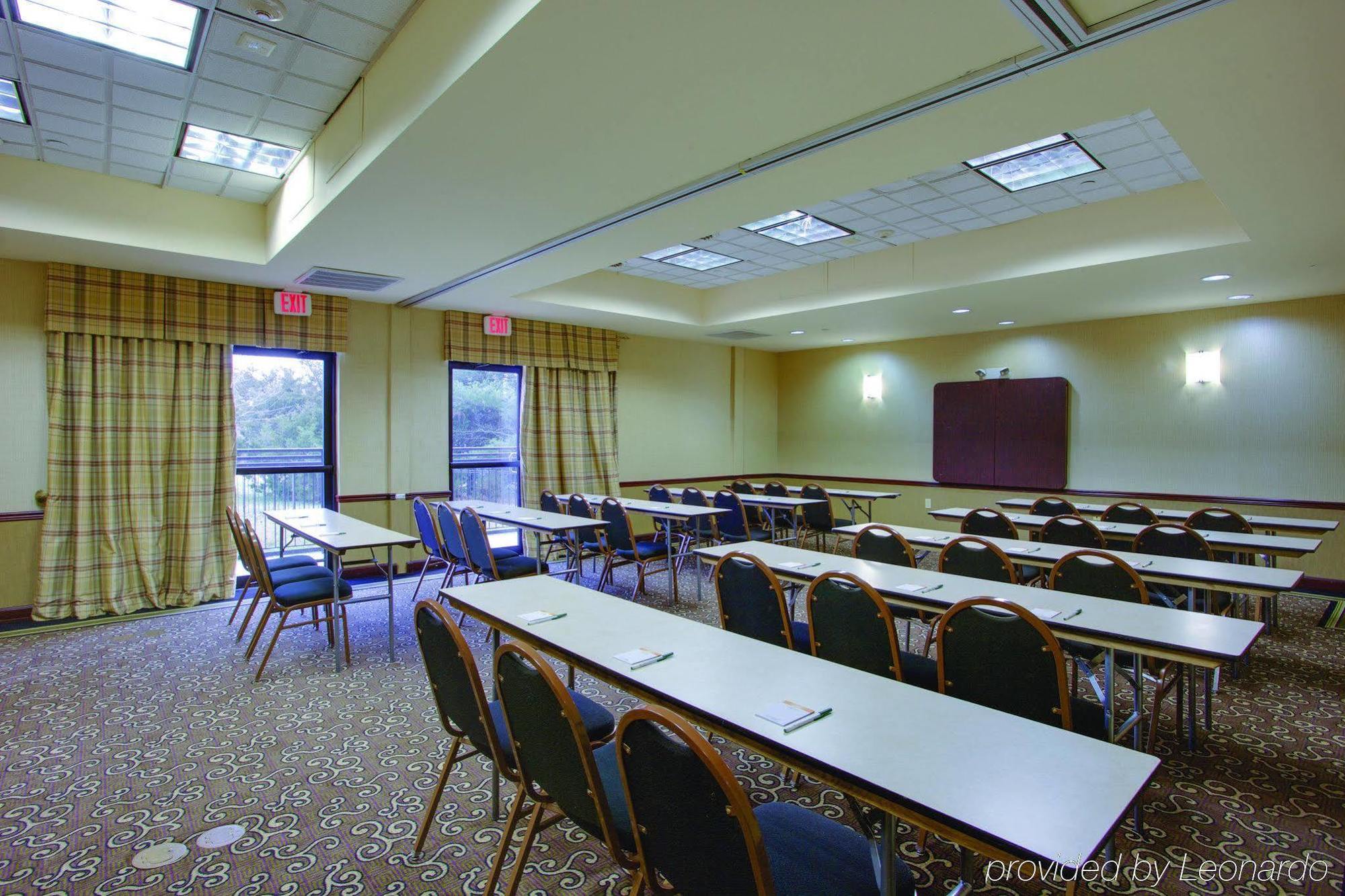 La Quinta By Wyndham Newark - Elkton Hotel Exterior photo